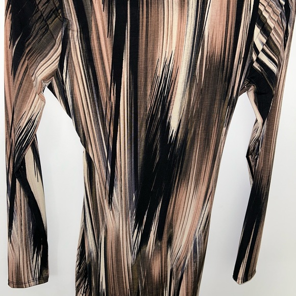 Brand New - Snitches the waist creating a beautiful shape. - Picture 2 of 2